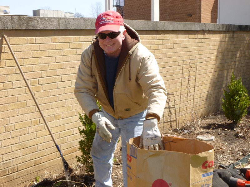 VA Garden March 2104 012
